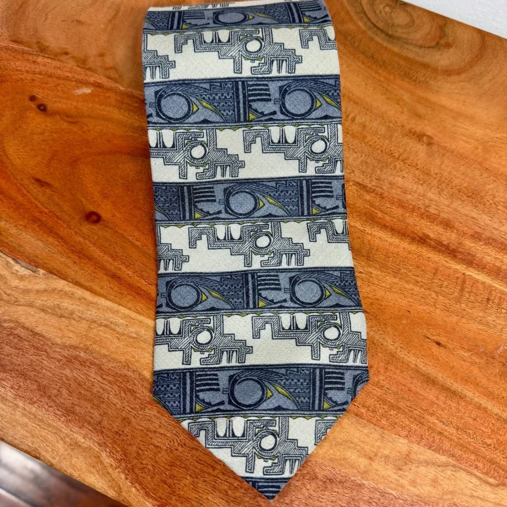 MICHAEL CASSIANI‎ ZUNI RAIN BIRD 100% Silk Hand Made Italy Mens Tie